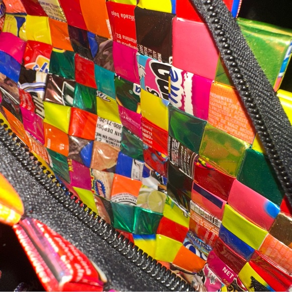 Colorful Handmade Woven Women Bag Made of Recycled Plastic - Picture 11 of 16